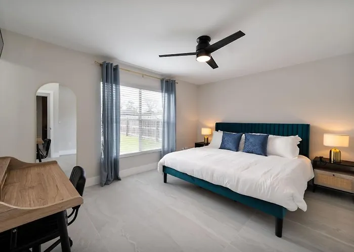 Downtown Home With Basketball, Firepit And Just 20 Miles To Disney